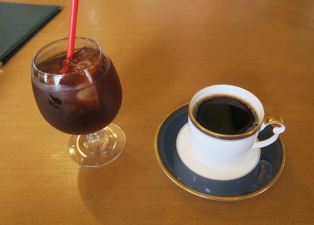 水出しコーヒーとネルドリップコーヒーを撮影した写真
