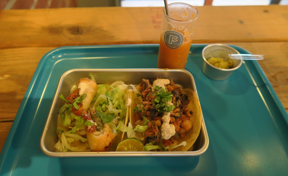 「FAB MART」のタコスを撮影した写真