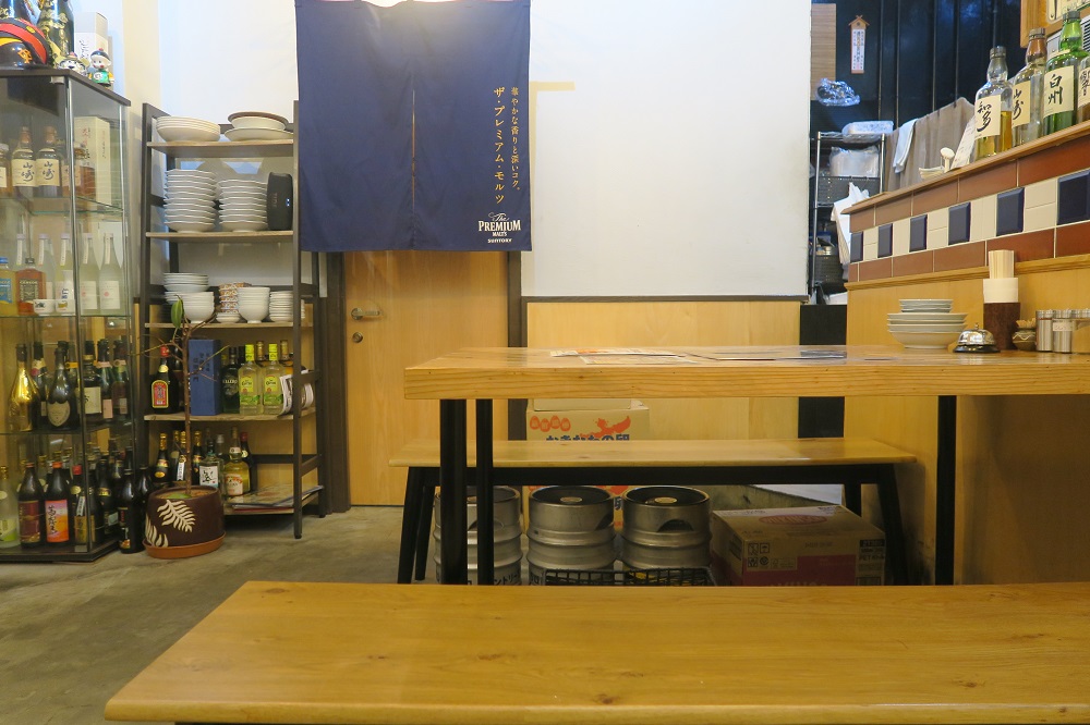 「中華飯店 泰林」の店内を撮影した写真