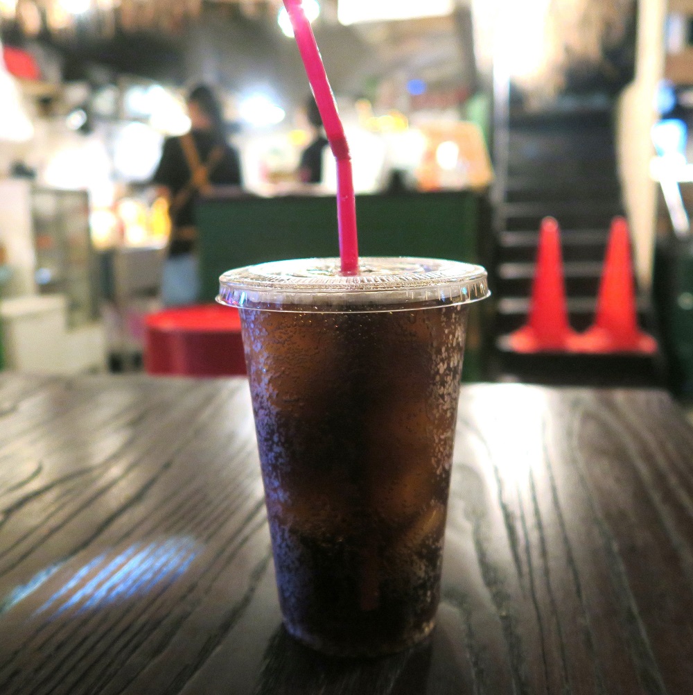 「ガッパイチキン」のコーラを撮影した写真