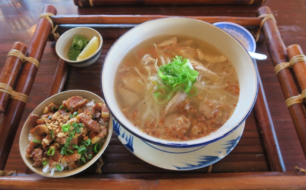 フォーガーランチ（鶏肉のフォー）を撮影した写真