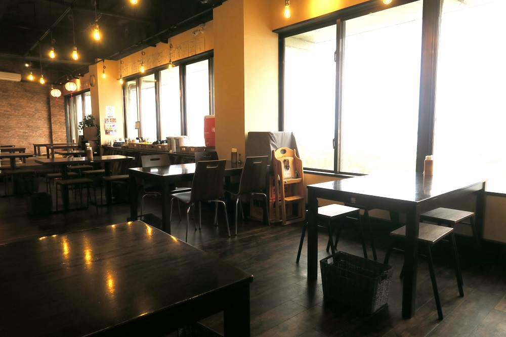 「台湾小吃 花蓮」の店内の様子を撮影した写真