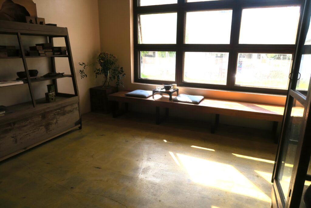 「羊羊 YOYO AN FACTORY」のイートインスペースを撮影した写真