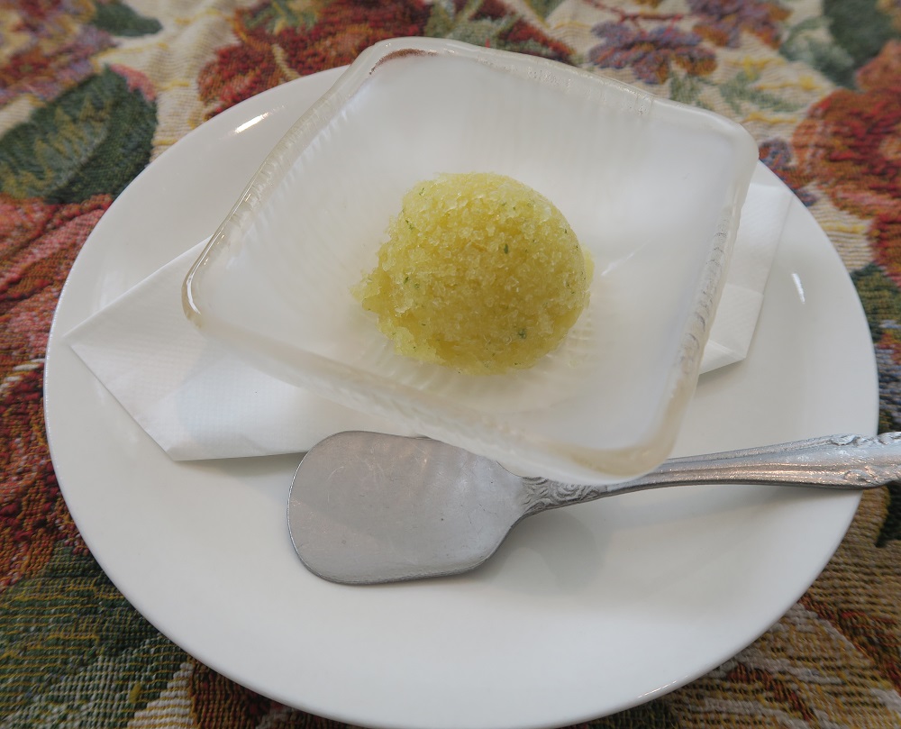 オレンジとミントのグラニテを撮影した写真