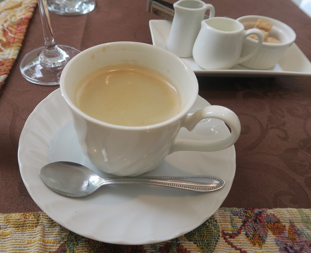 ランチコースのコーヒーを撮影した写真