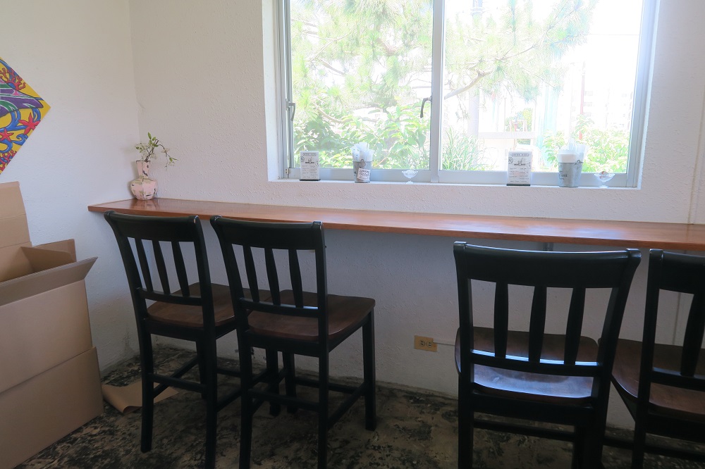 「FIVE STAR DELI」の店内を撮影した写真