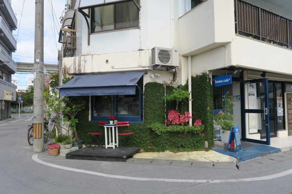 kuma cafeの外観を撮影した写真
