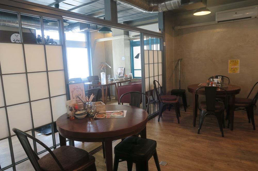 「イノシカブーム」の店内を撮影した写真