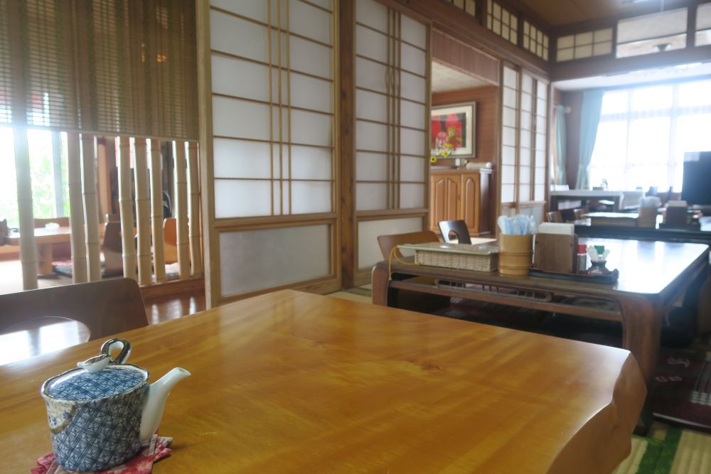 「家族庵」の店内を撮影した写真