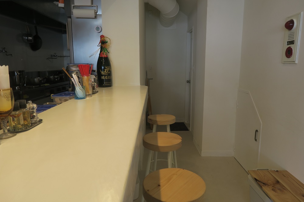 「SOBA DAY」の店内を撮影した写真