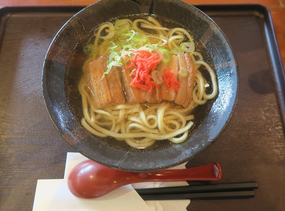 「三枚肉そば」を撮影した写真