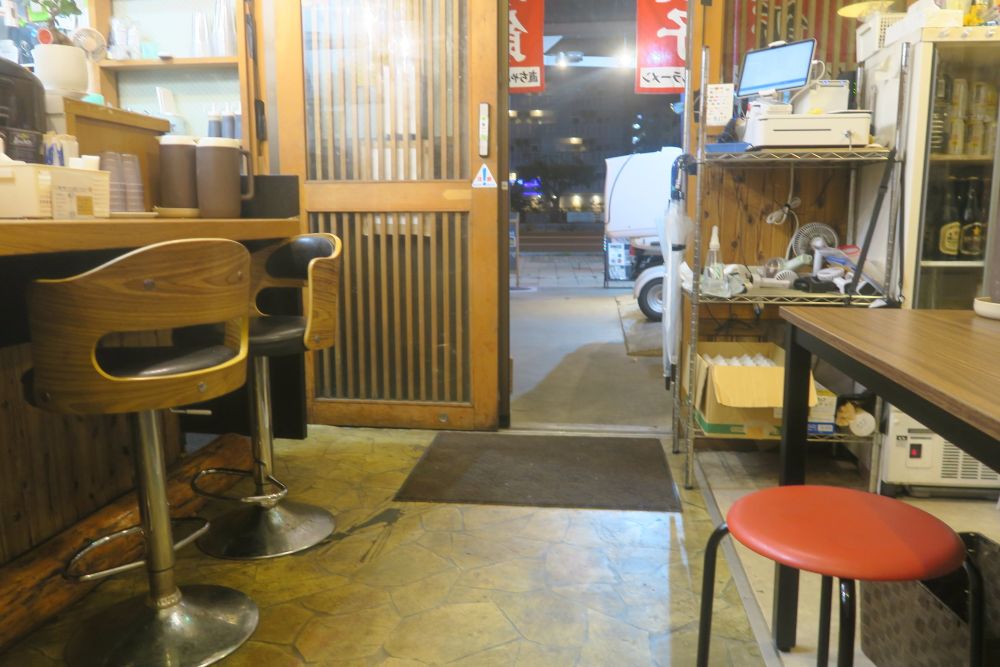 直ちゃんラーメンの店内を撮影した写真